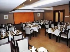 Cochin Seaport Hotel - Image 4