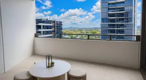 Milton Oasis level 16- Luxury Apt near Milton Station - Image 3