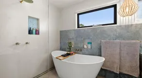 Lazy Days Penthouse - Opposite Shaws Bay - 180 Waterfront Views - Image 3