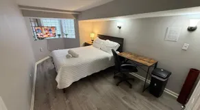 Close to Downtown - Free Parking - Image 2