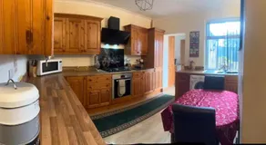House - Sleeps 4 - Garden - on street parking - Image 4