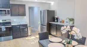Beautiful Home Centrally Located - Image 4