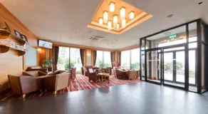 Upton Court Hotel - Image 2