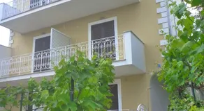 FLORA STUDIOS CORFU - Adults only - Image 4