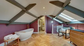 Newly renovated 4 Bedroom Cottage with Wood Burner - Image 4