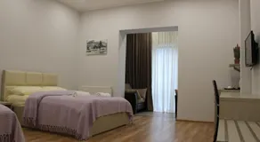 Boutique Hotel 32 - Image 2