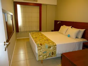Apartamento completo ao lado da praia de COPACABANA, 2 quartos , andar alto , sala enorme, ar cond, ,wifi, tv smart, pauloangerami NSC109 - Image 2
