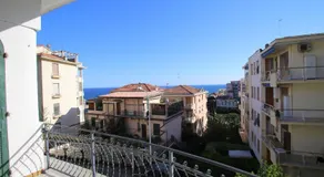 53 Solaro Apartments - Image 4