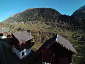 Chalet på ett soligt läge med fantastisk utsikt över bergen - Image 4