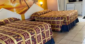 New Sun Gate Motel - Image 2