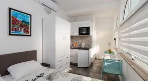 House Santro - Image 2