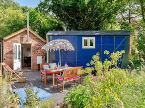 Finest Retreats - Shrawardine Train Carriage - Image 5