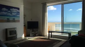 Clifftop Apartment - Image 2