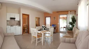 Yacht Beach Apartments - Image 3