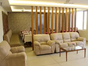 Issacs The Resort - Image 3