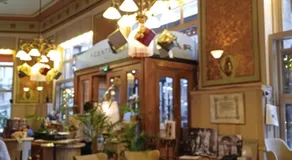 Chic Cozy Quiet DELUXE Citycenter in ASTORIA with AC - Image 4