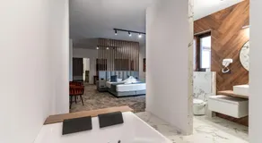 Hotel Luxor - Image 3