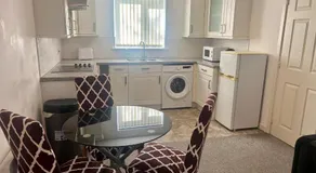 Apartamento vacacional con 2 habitaciones para 5 personas - Image 3