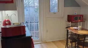 Stay at Red Door Bed and Breakfast - Image 4