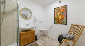 Apartment 9 - Image 5