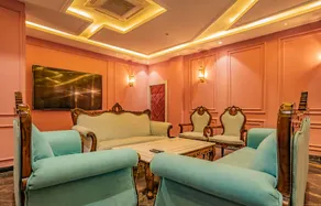 Tripli Hotels White Manor - Image 3