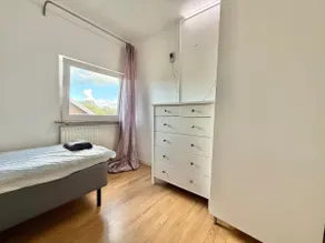 6BR Villa • 3 Bath • 11 Beds • Parking - Image 5