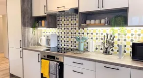 Exclusive 1 and 2 Bedroom Flats only 0,5 miles aw - Image 3