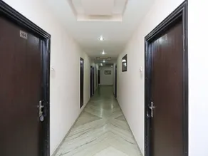 OYO 9572 Hotel Dolphin - Image 3
