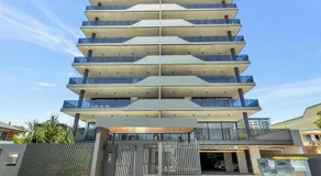 5th Floor Beachside Ocean View with Wi-Fi, Pool and Gym - Image 3