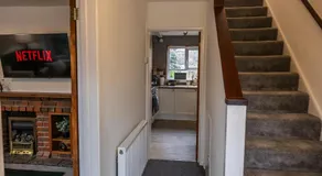Crawley 3 Bed With Driveway - Image 2