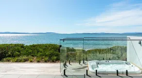 Award-winning beachfront luxury in Cremorne - Image 5