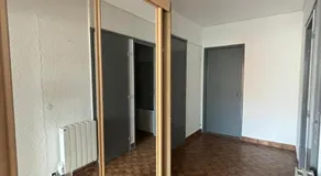 Appartement en plein centre, Vue port et clim - Image 3