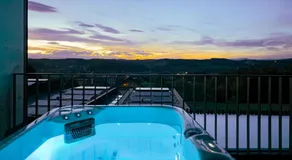Stock & Stein Lodges - Image 4