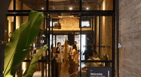Playce Hotel - Image 2