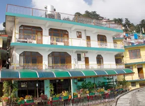 Green Hotel - Image 3