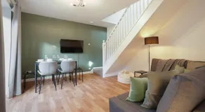 Tapton View - Modern Stay Near Chesterfield Town Center, Train Station & the Peak District - Image 2