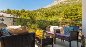 Luxury 2 bedroom apartment with sea view - Image 5