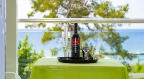 Le Monde SeaView Suites - Image 4