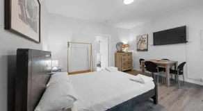 Perth CBD Retreat - PRIVATE and FREE Early CheckIn and Late CheckOut - Image 2