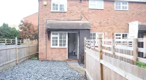 1-Bedroom Apartment in Balham with Free Parking - near Tube Station - Image 3