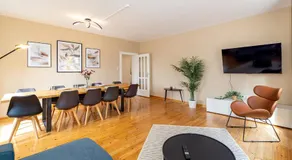 Central Apartments with private parking lot - Image 2