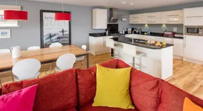 PointBreak Sleeps 12 with hot tub-Great celebration house-Dog friendly - Image 3
