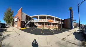 Apache Motel - Image 4