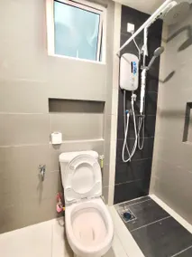 Champs Elysees Homestay Cerner Unit with Lake view - Image 5