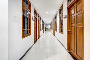 OYO 90891 Parang Kusumo Residence - Image 4