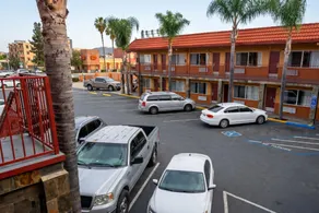 Om Park Inn and Suites El Cajon near San Diego - Image 5