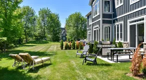New Blue Mountain Village Snowbridge Executive Townhome Sleeps 10 with Outdoor Pool and Shuttle - Image 3