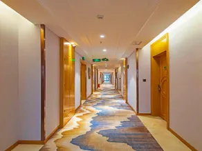Vienna International Hotel Leshan High-speed Railway Station Jiaxing Road Food Street - Image 5