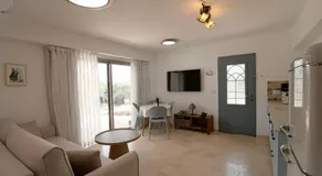 מתחם "חוויה של שקט"- עם בריכה משותפת קרוב לכנרת - Image 2