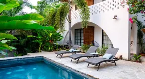King bed, Kitchenette, Air Conditioning, Pool, Fast WiFi - Aire at Casa Calavera - Image 3